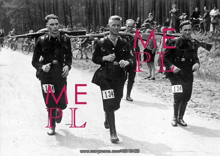  : SS-men at a performance test, 1938