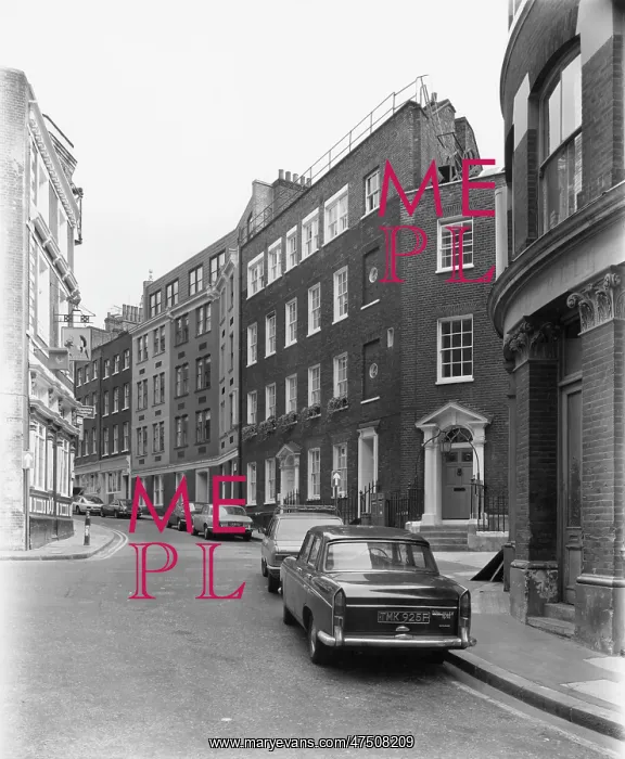  : ST ANDREWS HILL / LONDON