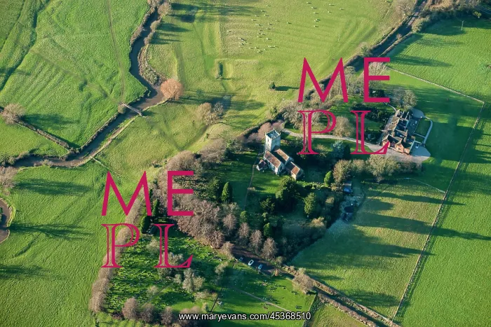 : St Mary's Church and Studley Old Castle, Warwickshire, 2014 : St Mary's Church and Studley Old Castle, Warwickshire, 2014