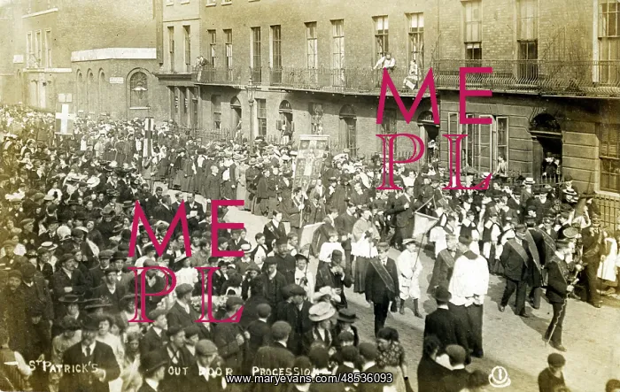 : St Patrick's Day Parade, Lambeth, London : St Patrick's Day Parade, Lambeth, London