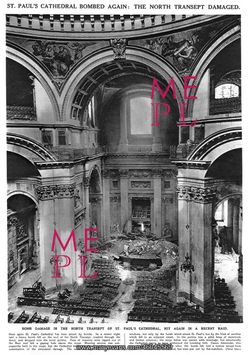 : St Paul's catherdral bombed, 1941 : St Paul's catherdral bombed, 1941