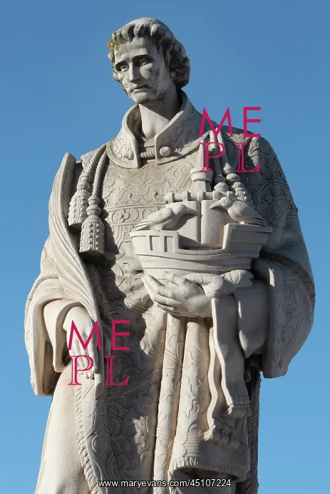 : St Vincent statue, Miradouro Portas do Sol, Lisbon, Portugal : St Vincent statue, Miradouro Portas do Sol, Lisbon, Portugal