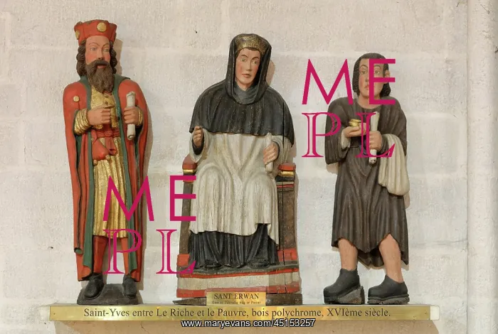 : St Yves statue, Quimper Cathedral, Quimper, Brittany, France : St Yves statue, Quimper Cathedral, Quimper, Brittany, France