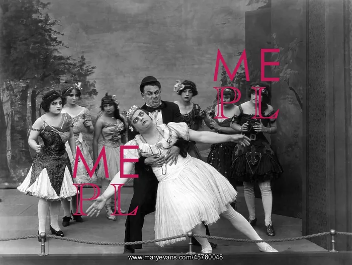  : On stage drama
