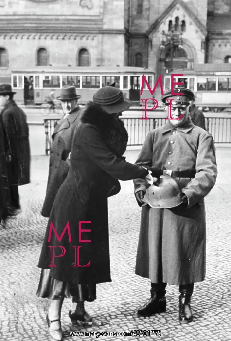 : Stahlhelm member asks for donations in Berlin, 1933 : Stahlhelm member asks for donations in Berlin, 1933