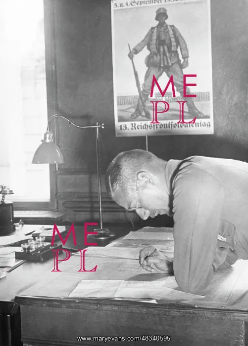 : Stahlhelm member at his desk, 1932 : Stahlhelm member at his desk, 1932