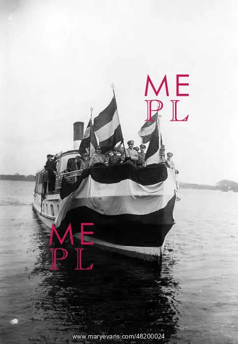 : Stahlhelm members with imperial flags, 1933 : Stahlhelm members with imperial flags, 1933