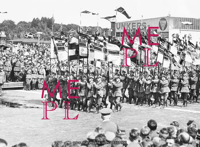 : Stahlhelm roll call on the Tempelhofer field, 1932 : Stahlhelm roll call on the Tempelhofer field, 1932