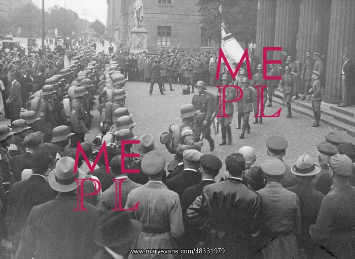 : Stahlhelm students at a wreath-laying, 1932 : Stahlhelm students at a wreath-laying, 1932