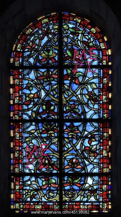 : Stained glass window, Crypt, Basilique Saint-Denis : Stained glass window, Crypt, Basilique Saint-Denis