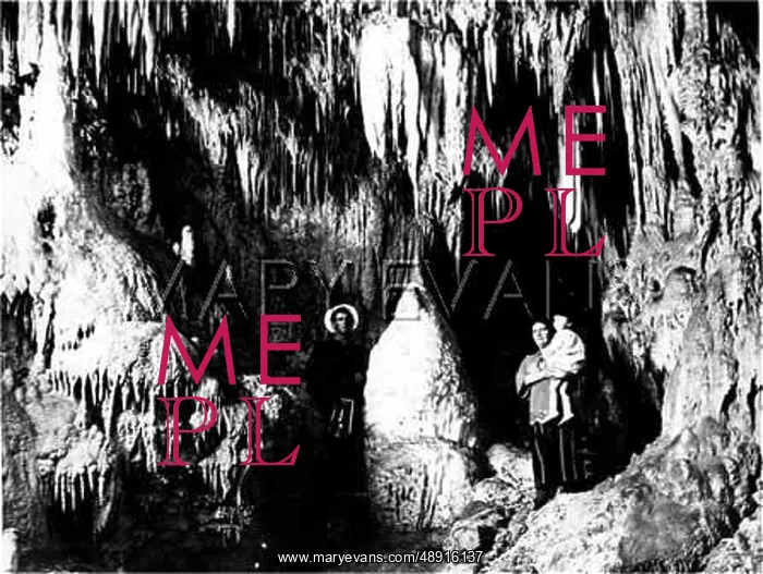 : STALACTITES, NEW ZEALAND : STALACTITES, NEW ZEALAND