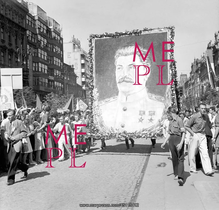 : Stalin. Czechoslovakia - Prague, 1947. Enthusiastic students carry giant : Stalin. Czechoslovakia - Prague, 1947. Enthusiastic students carry giant
