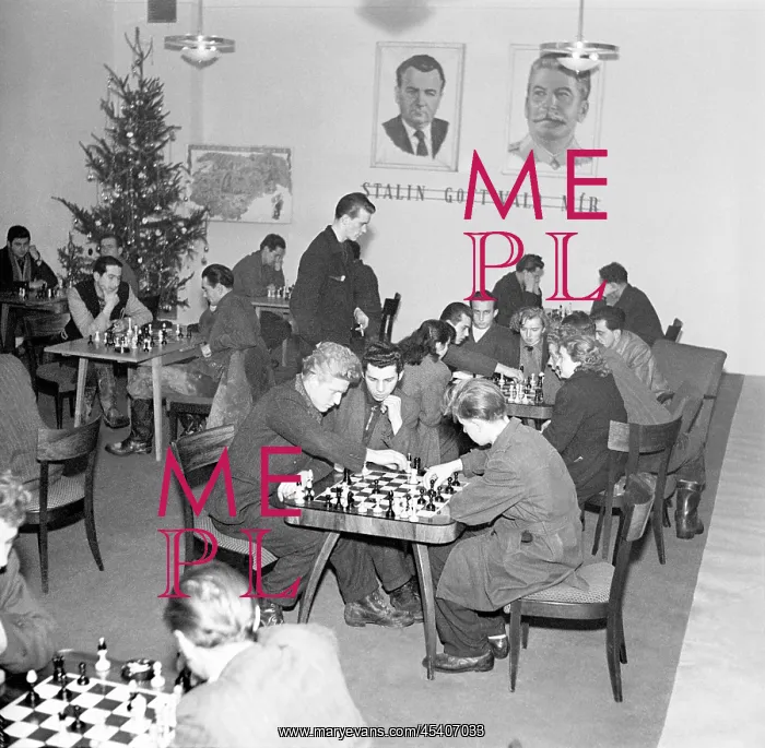 : Stalin - Gottwlad - chess game : Stalin - Gottwlad - chess game