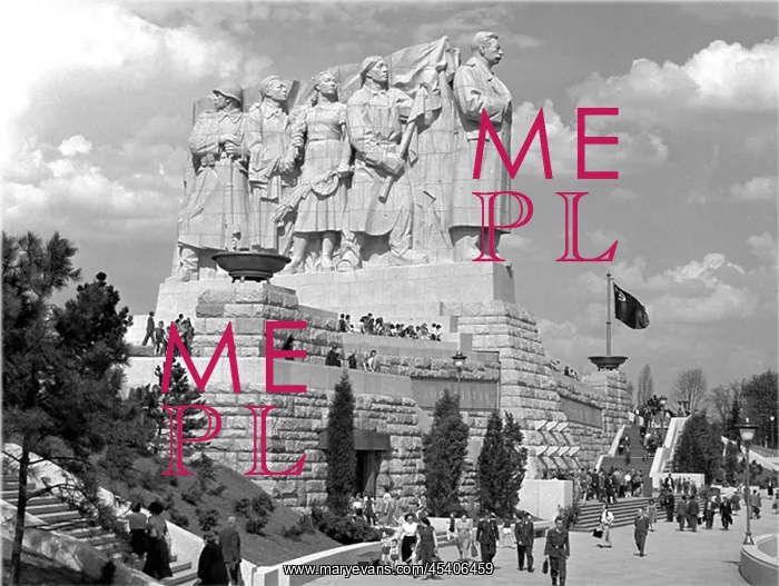 : Stalin - monument - memorial - sculpture : Stalin - monument - memorial - sculpture
