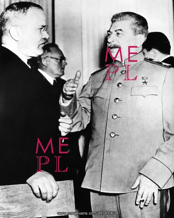 : Stalin with Vyacheslav Molotov, 1945 : Stalin with Vyacheslav Molotov, 1945