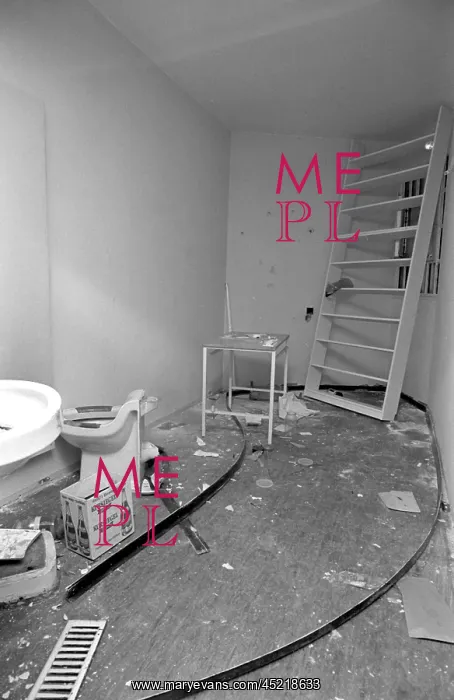 : After Stammheim suicides - View of the cell : After Stammheim suicides - View of the cell