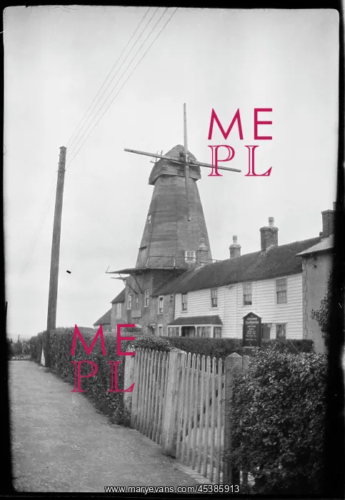 : Staplecross Smock Mill, Bodiam Road, Staplecross, Ewhurst : Staplecross Smock Mill, Bodiam Road, Staplecross, Ewhurst