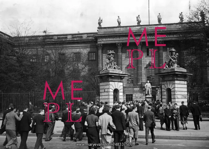 : Start of the semester in Berlin, 1932 : Start of the semester in Berlin, 1932