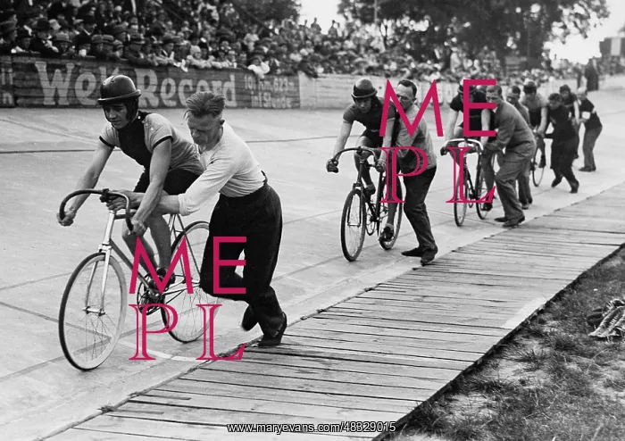 : Start of a track cycling race, 1931 : Start of a track cycling race, 1931