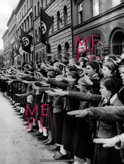 : State ceremony after the attack of Georg Elser, 1939 : State ceremony after the attack of Georg Elser, 1939