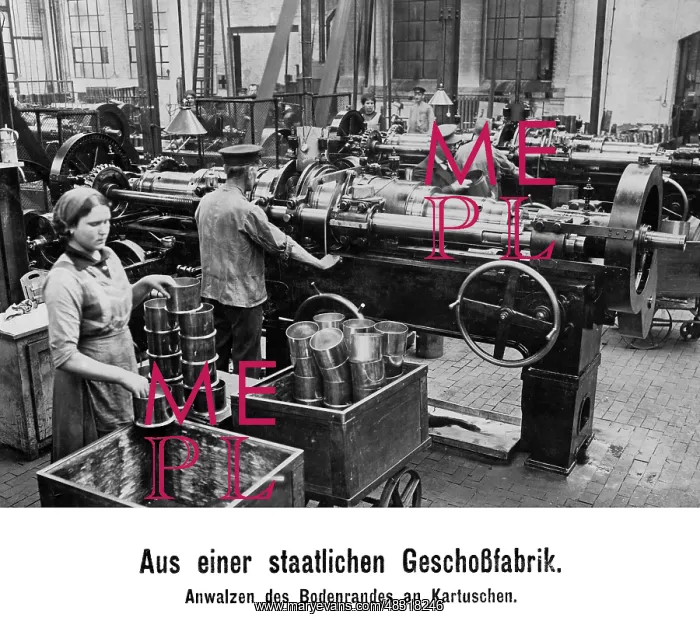 : In a state-owned ammunition factory, 1916 : In a state-owned ammunition factory, 1916