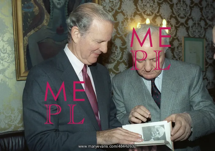 : US State Secretary James Baker and Soviet minister : US State Secretary James Baker and Soviet minister