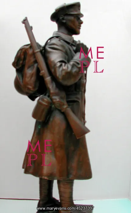 : Statue of a 1st World War Tommy wearing greatcoat : Statue of a 1st World War Tommy wearing greatcoat