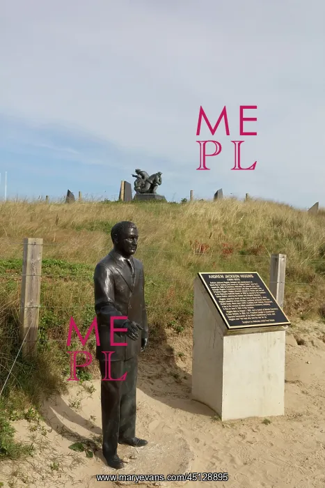 : Statue of Andrew Jackson Higgins, Utah beach : Statue of Andrew Jackson Higgins, Utah beach