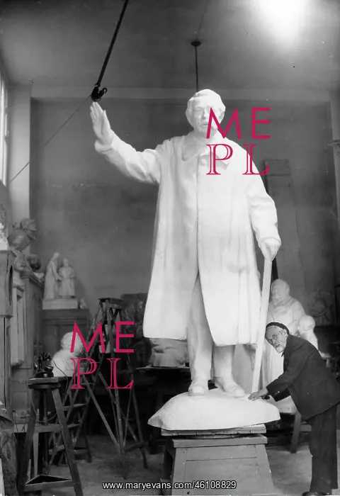 : Statue Aristide Briand : Statue Aristide Briand