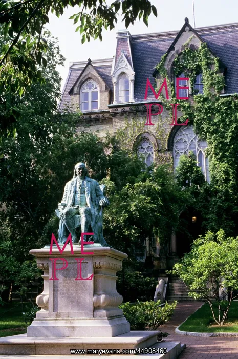 : Statue of Ben Franklin and College Hall on University of : Statue of Ben Franklin and College Hall on University of