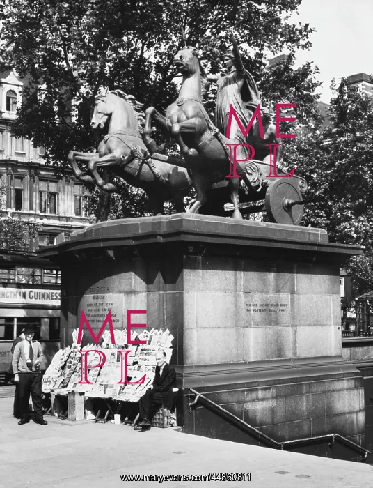  : STATUE OF BOADICEA