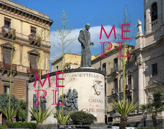 : Statue, Catania, Sicily, Italy : Statue, Catania, Sicily, Italy
