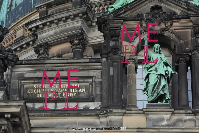 : Statue of Christ, Berliner Dom, Berlin, Germany : Statue of Christ, Berliner Dom, Berlin, Germany