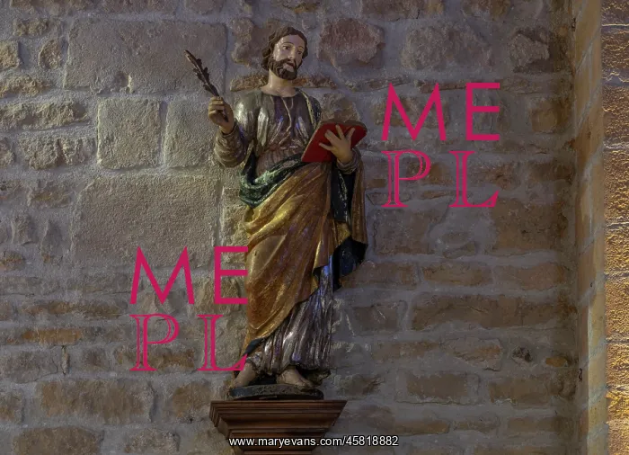 : Statue, Eglise Saint-Mathieu, Oingt, Beaujolais, France : Statue, Eglise Saint-Mathieu, Oingt, Beaujolais, France