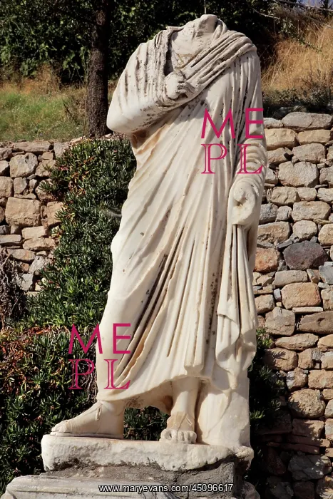: Statue, Ephesus, Izmir, Turkey : Statue, Ephesus, Izmir, Turkey