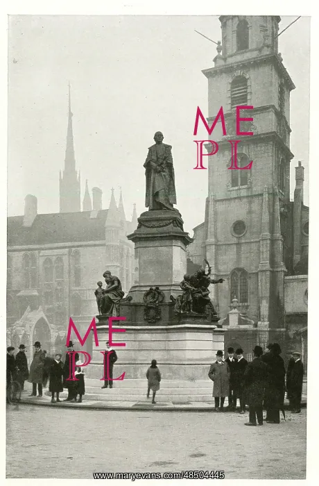 : Statue of Gladstone in The Strand, London : Statue of Gladstone in The Strand, London