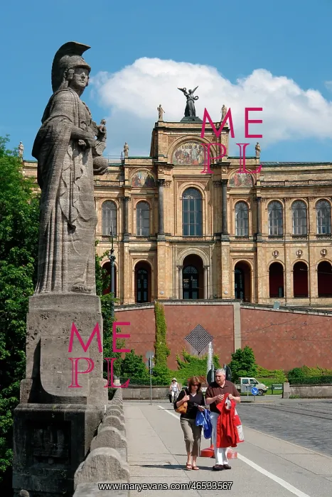 : Statue and government building, Munich, Germany : Statue and government building, Munich, Germany