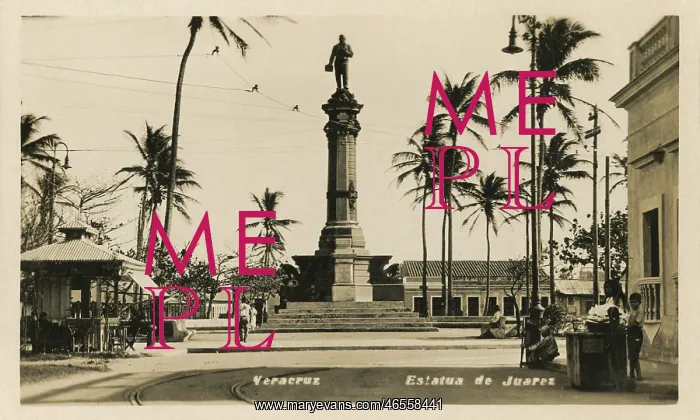 : Statue of Juarez in Veracruz, Mexico : Statue of Juarez in Veracruz, Mexico