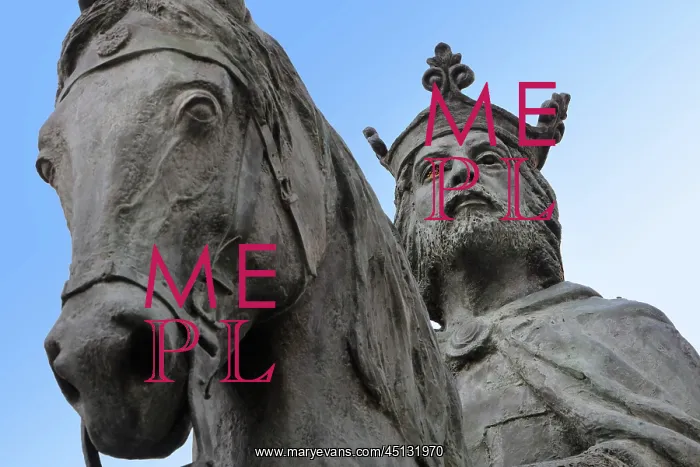 : Statue of King Alfonso VIII, Cuenca, Spain : Statue of King Alfonso VIII, Cuenca, Spain