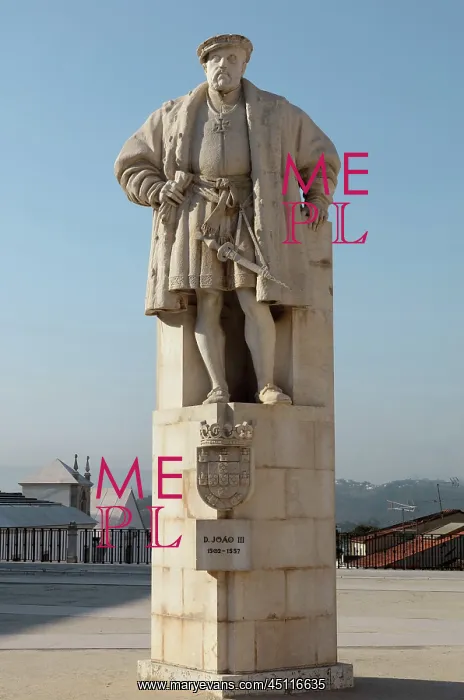 : Statue of King John III, University of Coimbra : Statue of King John III, University of Coimbra