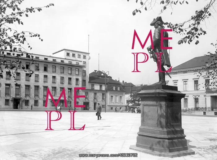 : Statue of Leopold I on Wilhelmplatz in Berlin, 1936 : Statue of Leopold I on Wilhelmplatz in Berlin, 1936