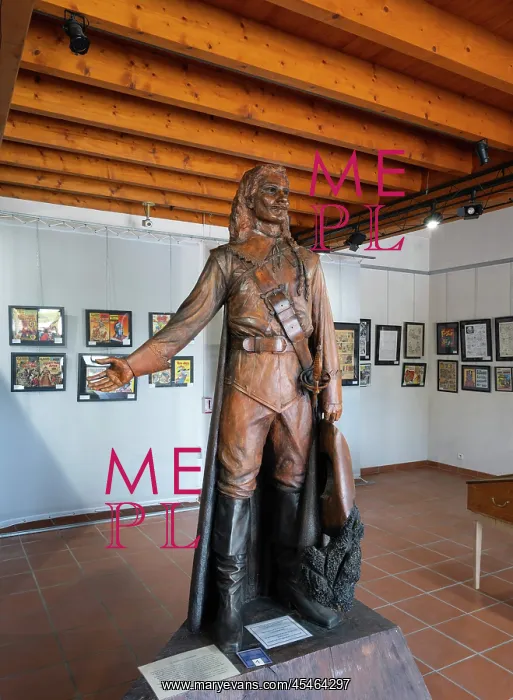 : Statue, Musee D'Artagnan, Lupiac, Gers, Occitania, France : Statue, Musee D'Artagnan, Lupiac, Gers, Occitania, France