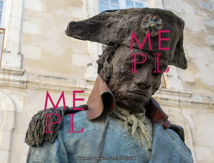 : Statue, Musee du Nouveau Monde, La Rochelle, France : Statue, Musee du Nouveau Monde, La Rochelle, France