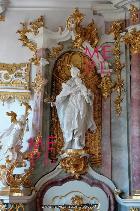 : Statue in niche, Golden Hall, Dillingen, Bavaria, Germany : Statue in niche, Golden Hall, Dillingen, Bavaria, Germany