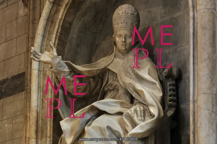 : Statue of Pope Alexander III, Siena Cathedral : Statue of Pope Alexander III, Siena Cathedral
