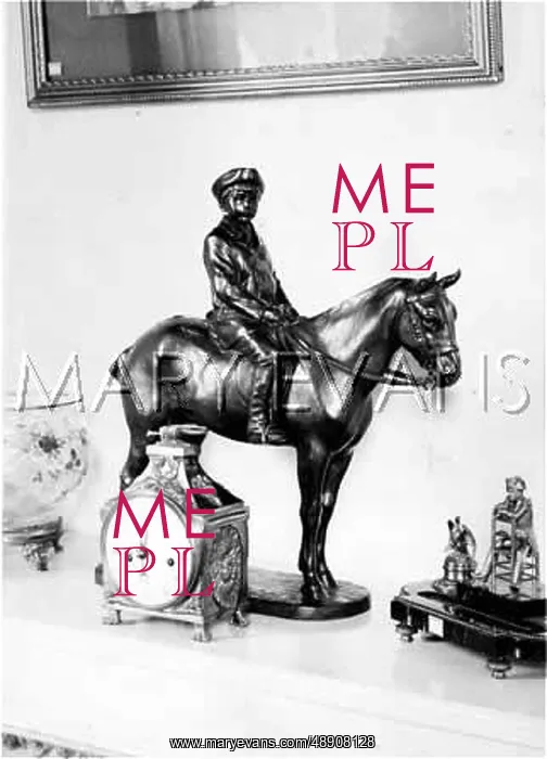 : STATUE OF PRINCE OLAV : STATUE OF PRINCE OLAV