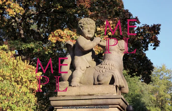 : Statue, Volkspark, Friedrichshain, Berlin, Germany : Statue, Volkspark, Friedrichshain, Berlin, Germany
