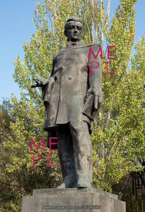 : Statue, Yerevan, Armenia : Statue, Yerevan, Armenia