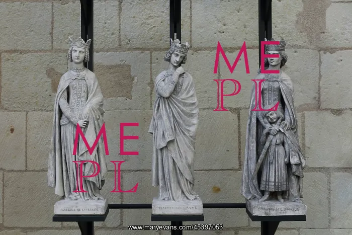 : Statues, Galerie David D'Angers, Angers, Maine-et-Loire : Statues, Galerie David D'Angers, Angers, Maine-et-Loire