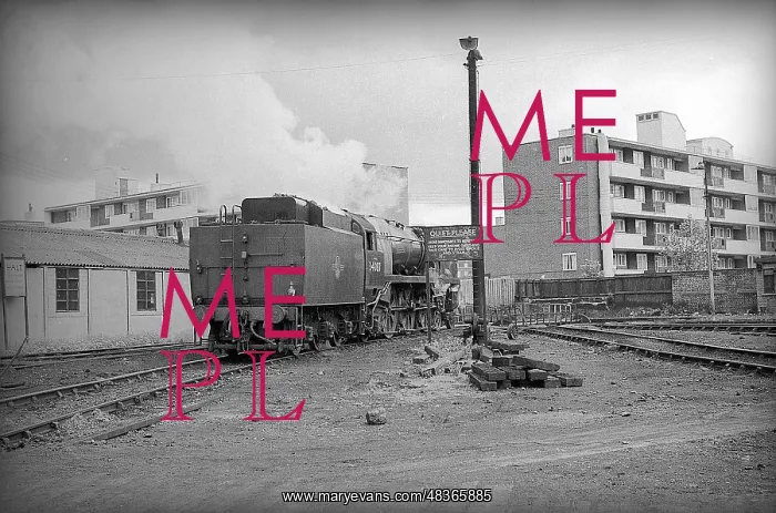 : Steam engine entering turntable at Nine Elms Loco Yard : Steam engine entering turntable at Nine Elms Loco Yard